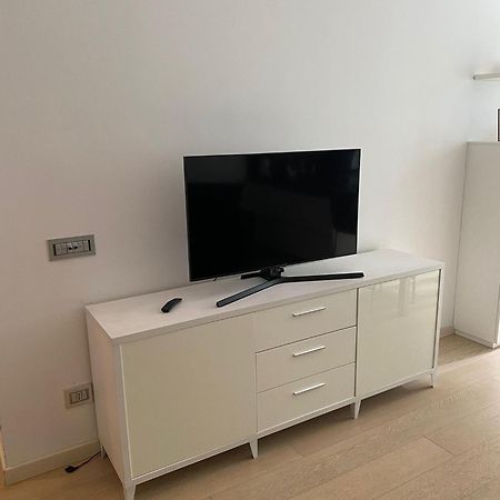 Lovely Apartment In The New Porta Nuova Area Milan Luaran gambar