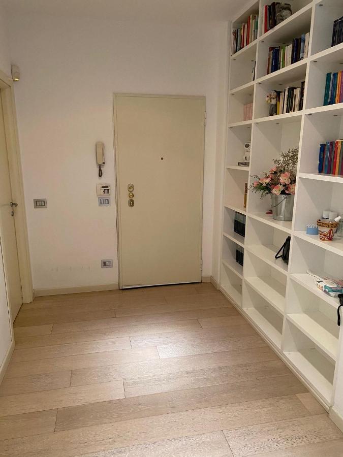Lovely Apartment In The New Porta Nuova Area Milan Luaran gambar