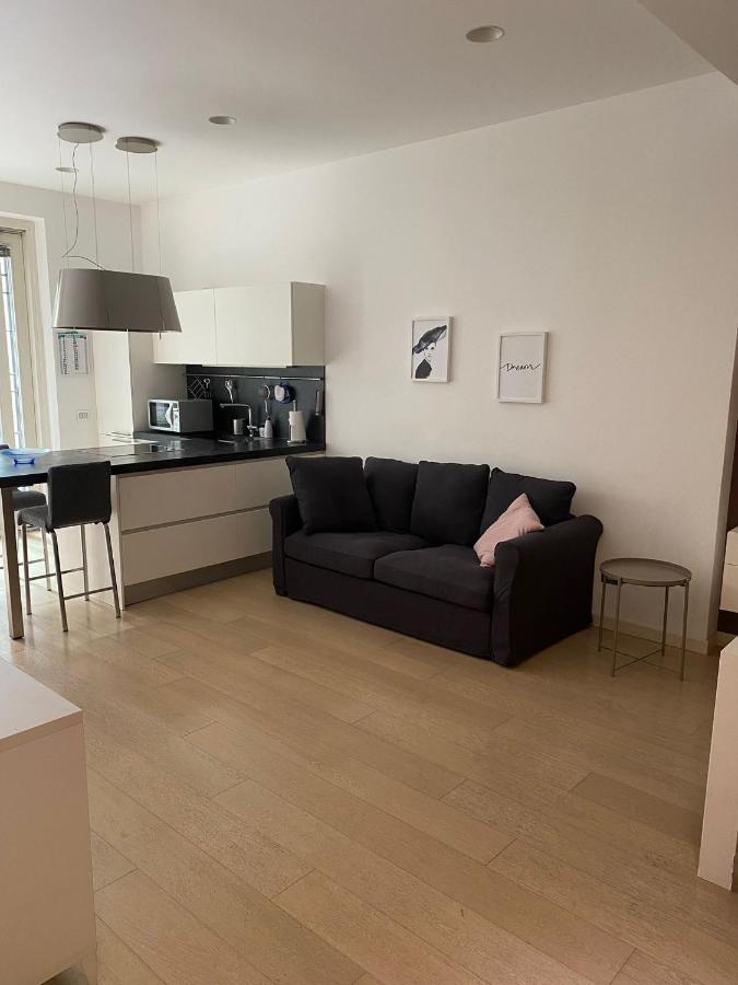Lovely Apartment In The New Porta Nuova Area Milan Luaran gambar