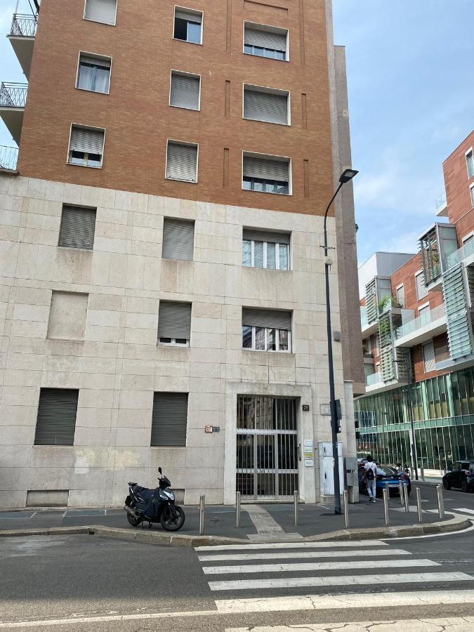 Lovely Apartment In The New Porta Nuova Area Milan Luaran gambar
