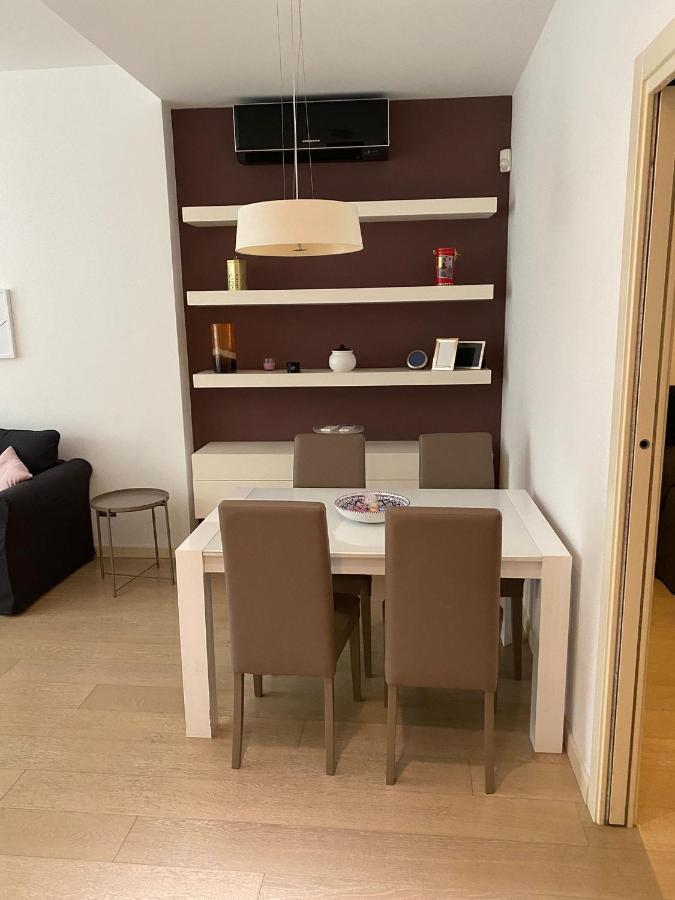 Lovely Apartment In The New Porta Nuova Area Milan Luaran gambar