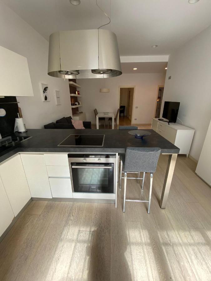Lovely Apartment In The New Porta Nuova Area Milan Luaran gambar